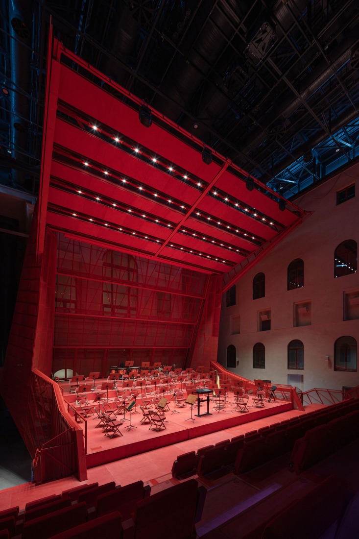 Sala de conciertos en el Balneario Imperial por Petr Hájek ARCHITEKTI. Fotografía por Petr Polák.