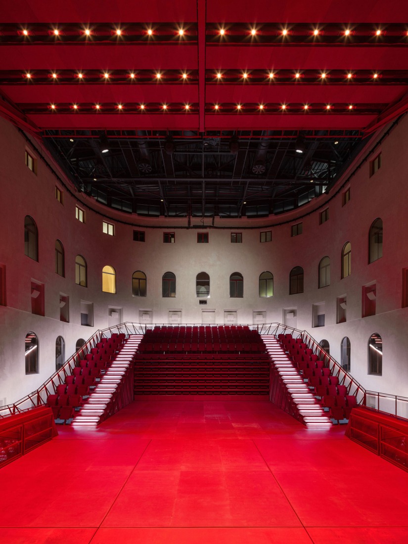 Sala de conciertos en el Balneario Imperial por Petr Hájek ARCHITEKTI. Fotografía por Petr Polák.