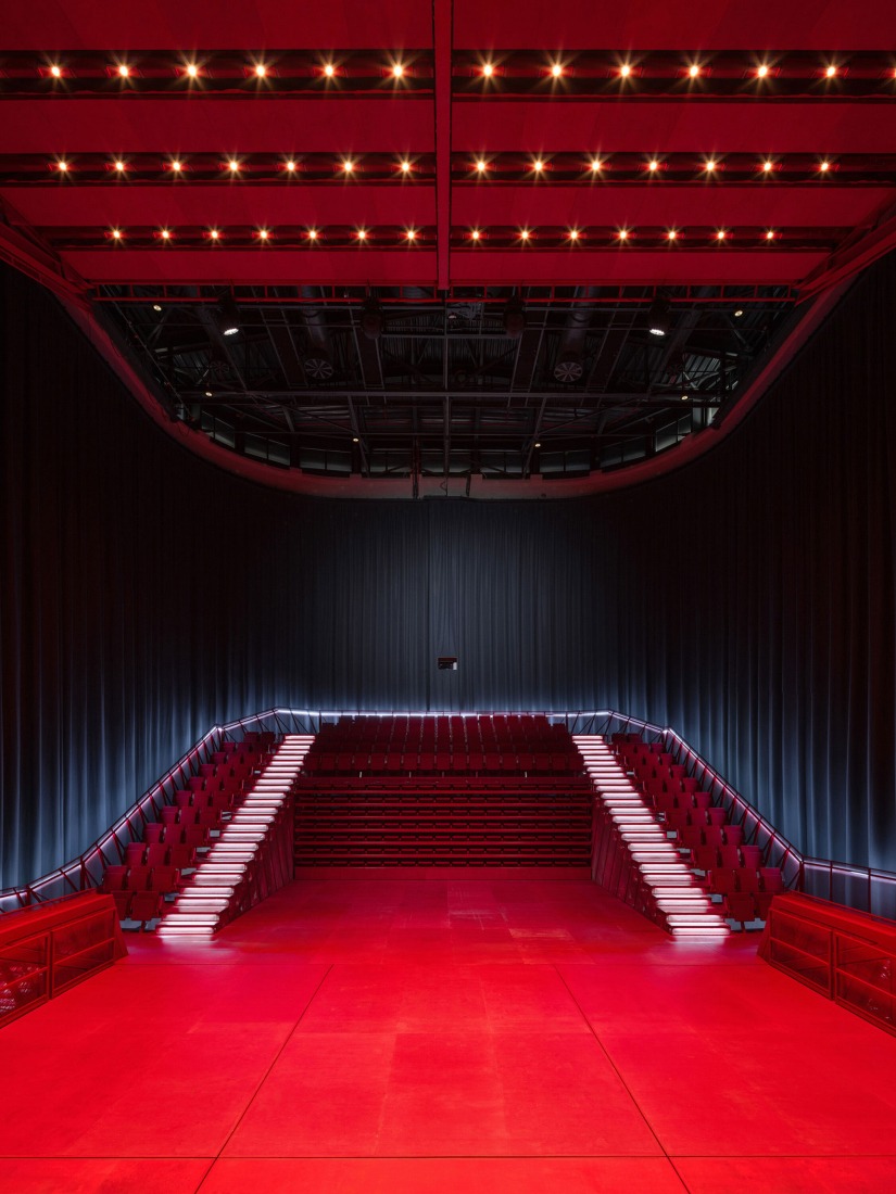 Sala de conciertos en el Balneario Imperial por Petr Hájek ARCHITEKTI. Fotografía por Petr Polák.