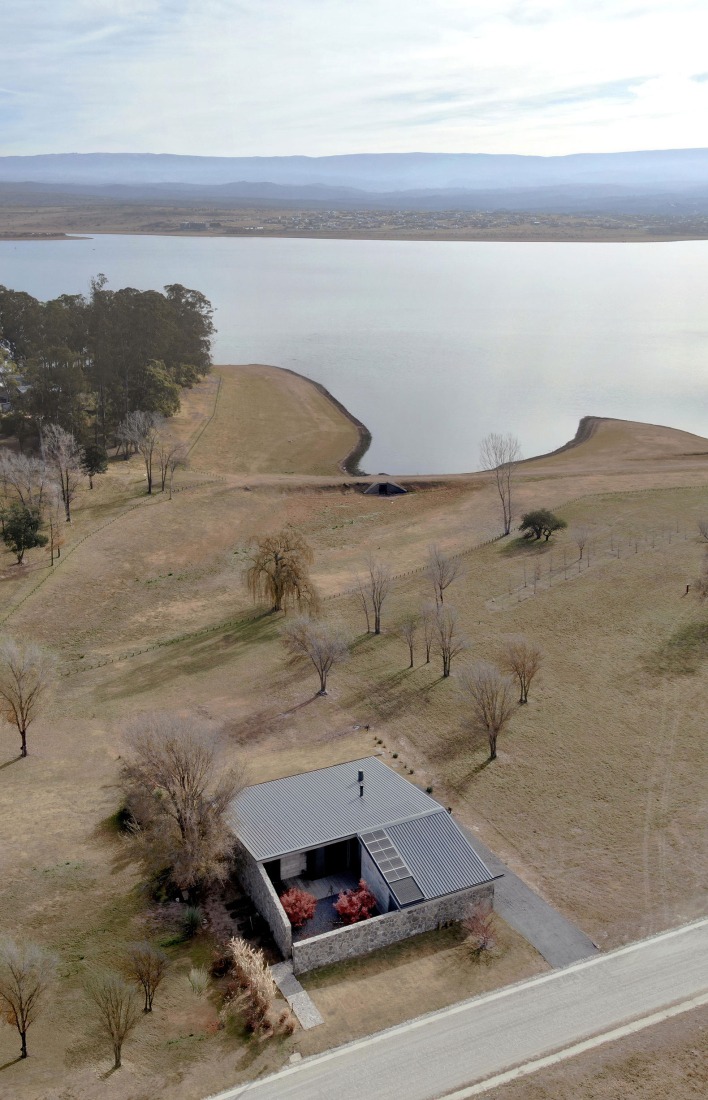 Casa Chacarera por Tectum Arquitectura. Fotografía por Federico Cairoli.