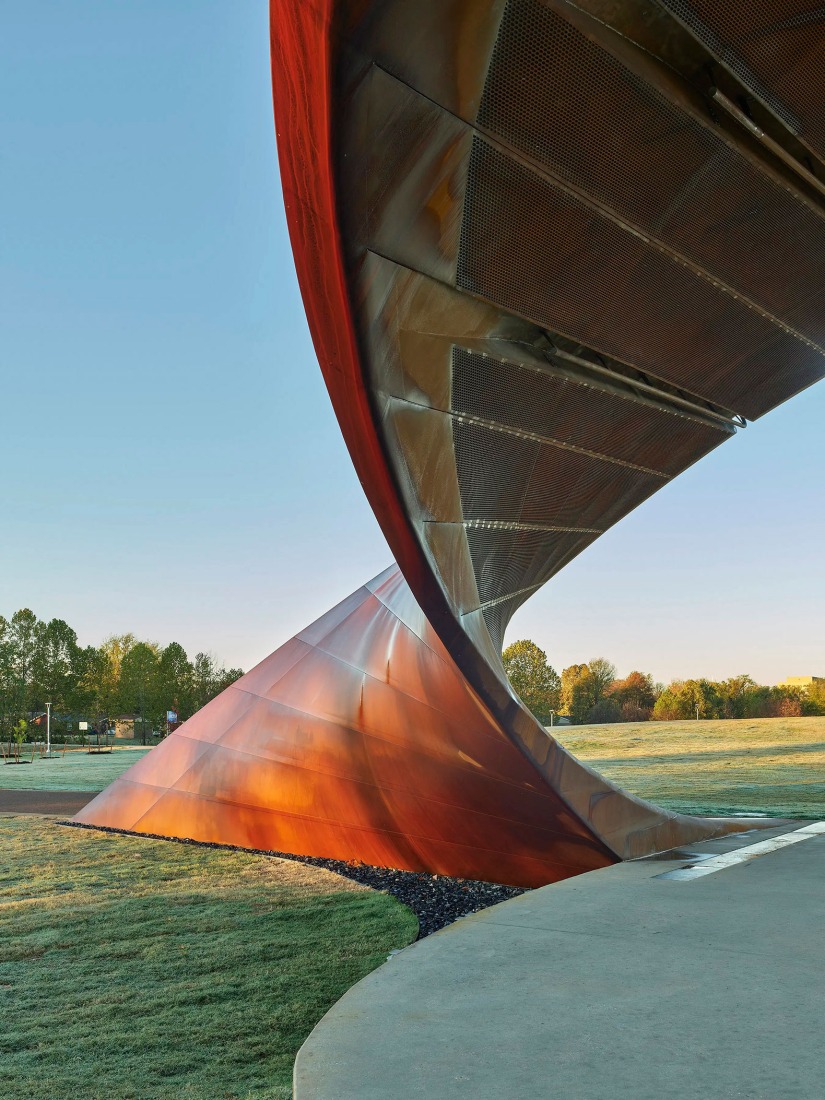 Pabellón del parque Luther George por Trahan Architects. Fotografía por Tim Hursley.