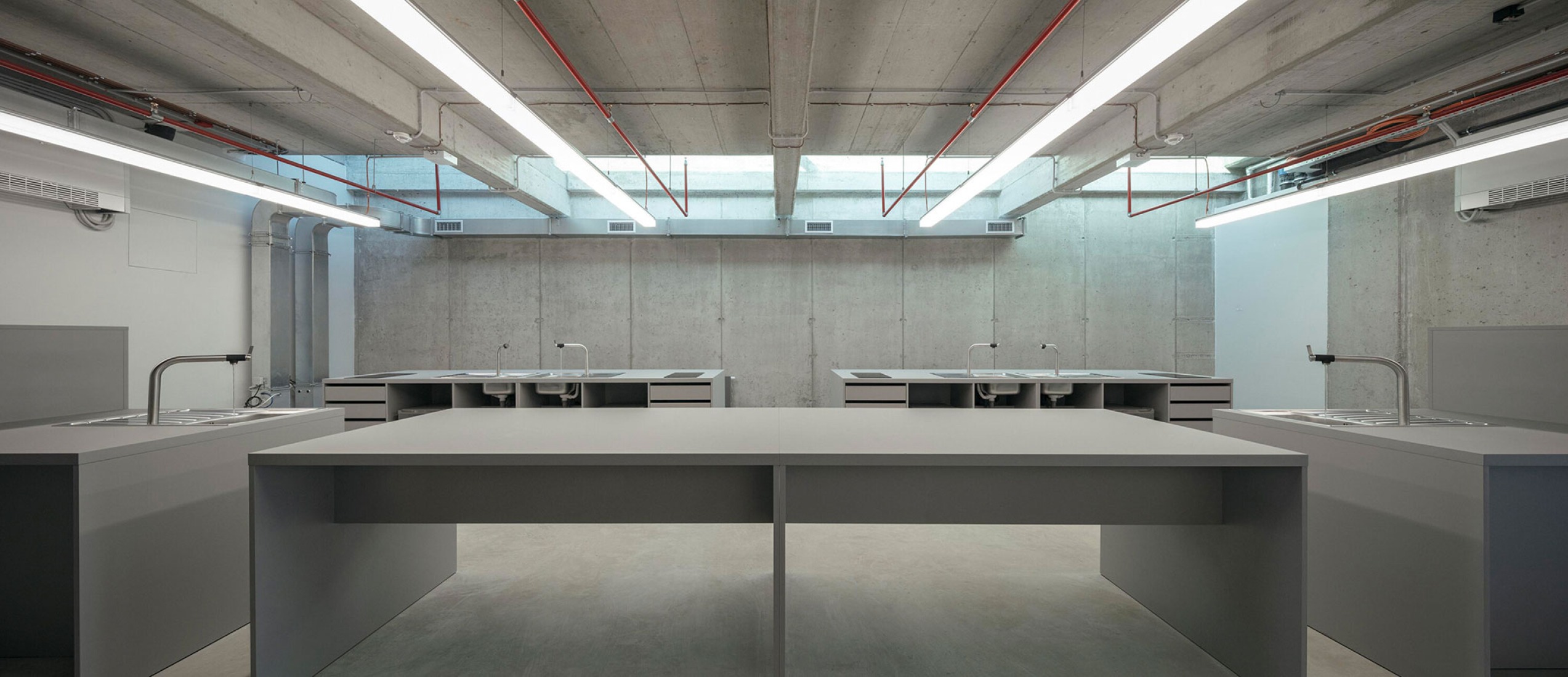Technology Centre by Projektový ateliér UMPRUM. Photograph by Peter Fabo.