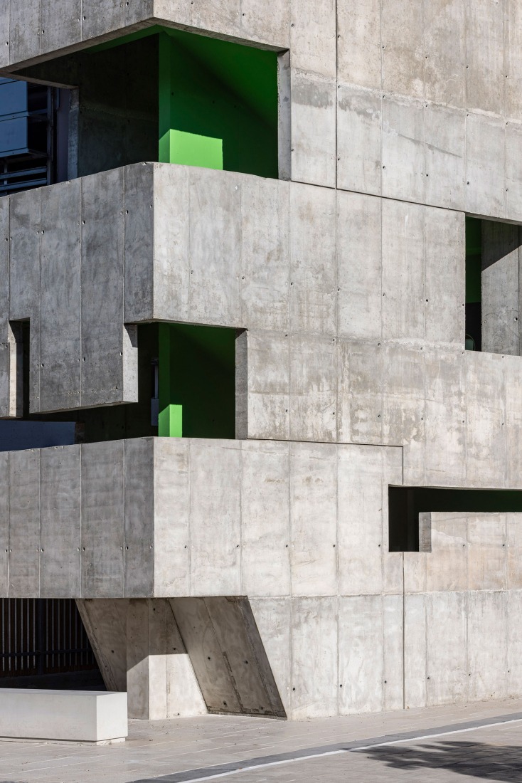 Technological Center - Ashdod by Daniel Azerrad Architects. Photograph by Amit Geron.
