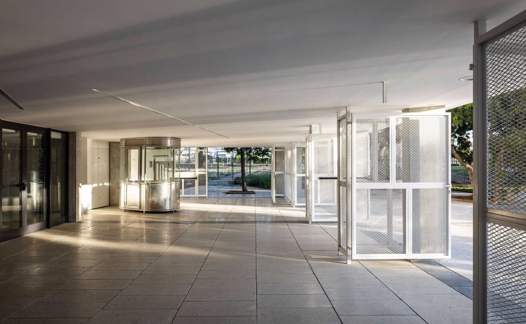 Technological Center - Ashdod by Daniel Azerrad Architects. Photograph by Amit Geron.