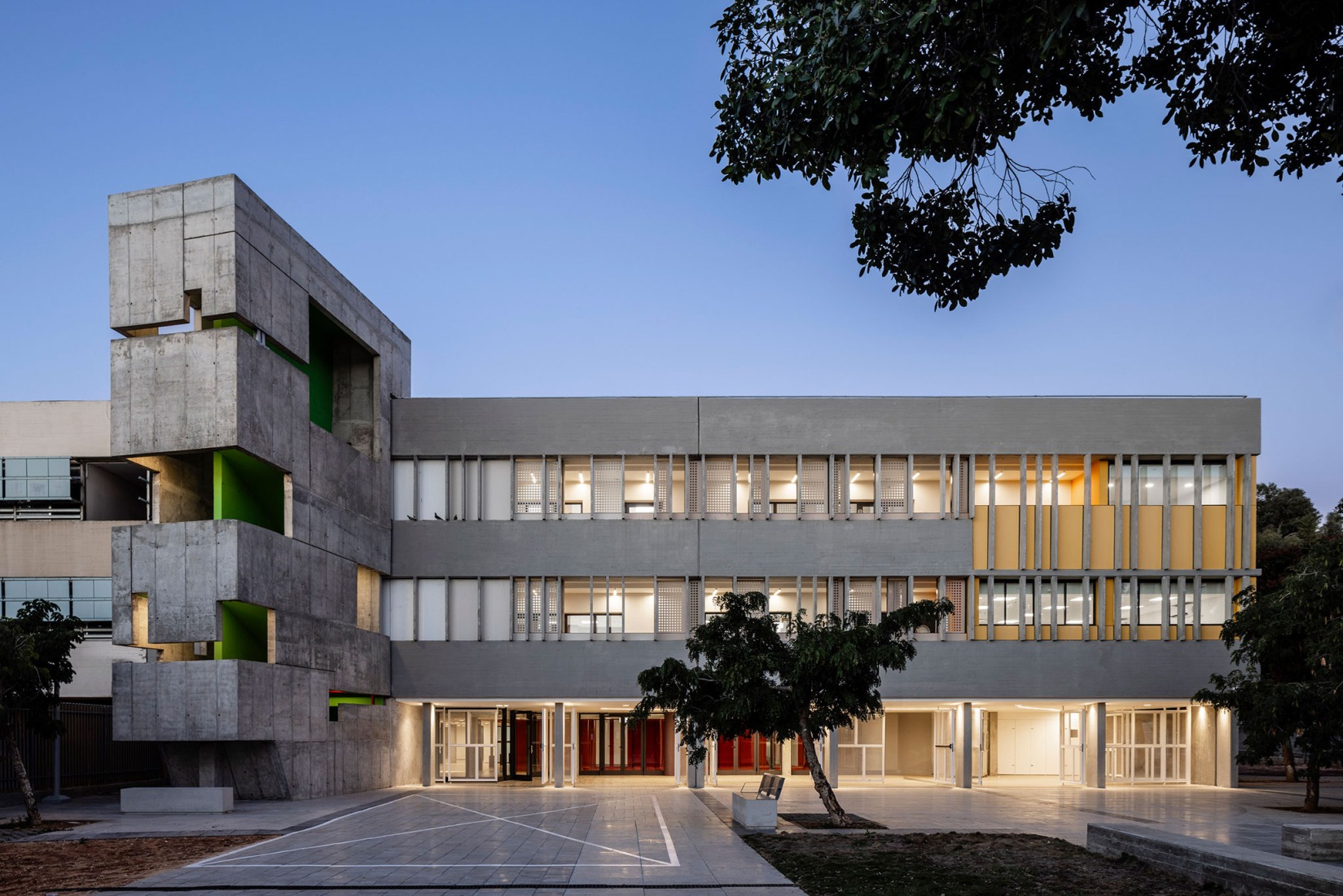 Technological Center - Ashdod by Daniel Azerrad Architects. Photograph by Amit Geron.