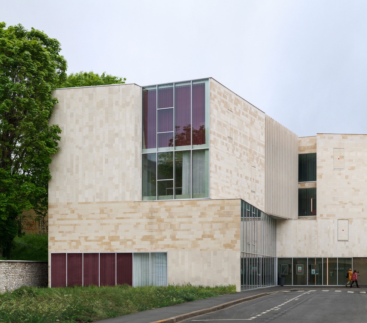 Cultural Centre in Bourg-la-Reine by Dominique Coulon & associés. Photograph by Eugeni Pons.