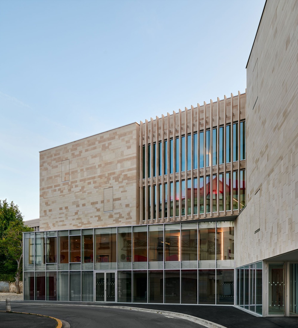 Cultural Centre in Bourg-la-Reine by Dominique Coulon & associés. Photograph by Eugeni Pons.