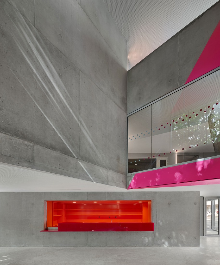 Cultural Centre in Bourg-la-Reine by Dominique Coulon & associés. Photograph by Eugeni Pons.