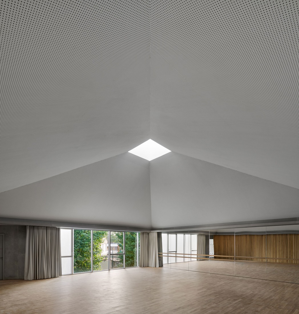Cultural Centre in Bourg-la-Reine by Dominique Coulon & associés. Photograph by Eugeni Pons.