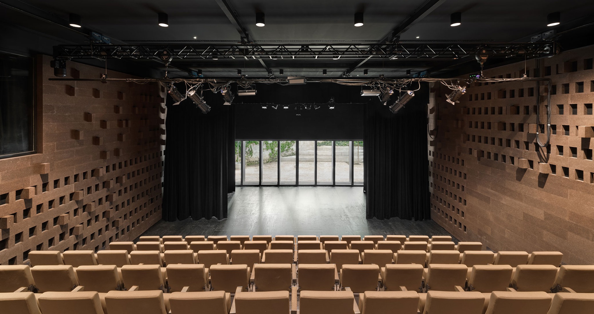 Cultural Centre in Bourg-la-Reine by Dominique Coulon & associés. Photograph by Eugeni Pons.