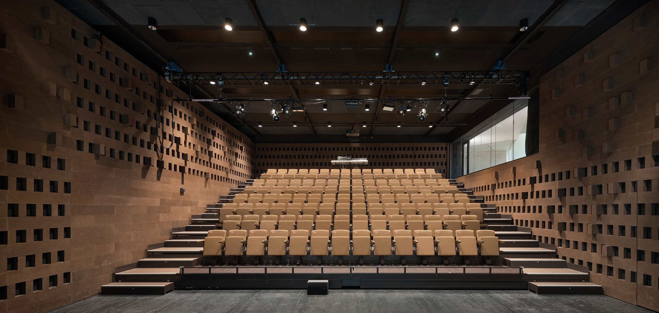 Cultural Centre in Bourg-la-Reine by Dominique Coulon & associés. Photograph by Eugeni Pons.