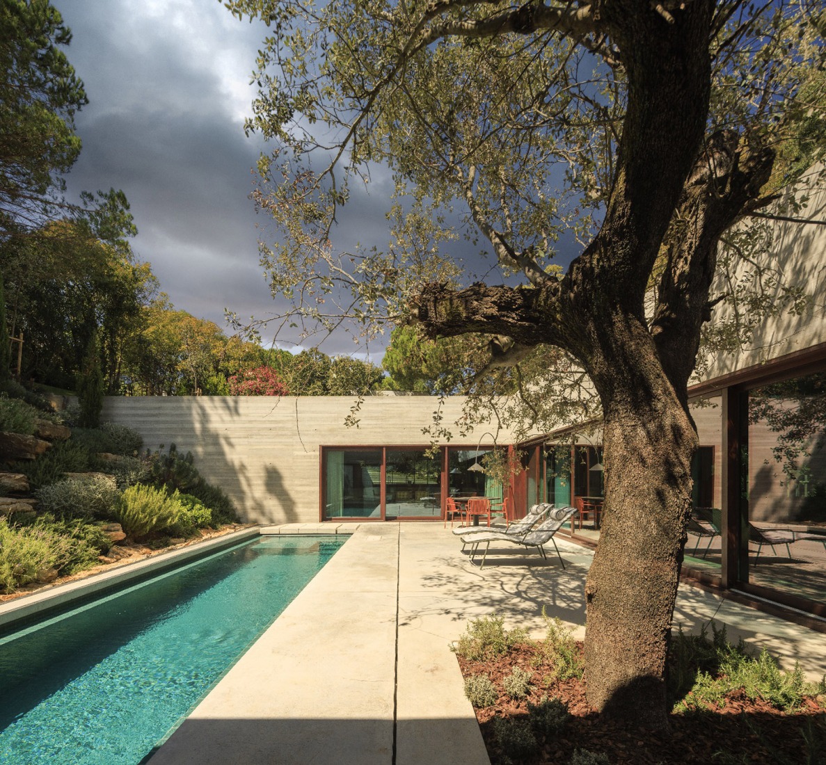 Casa Oeiras por OODA. Fotografía por Fernando Guerra | FG+SG.