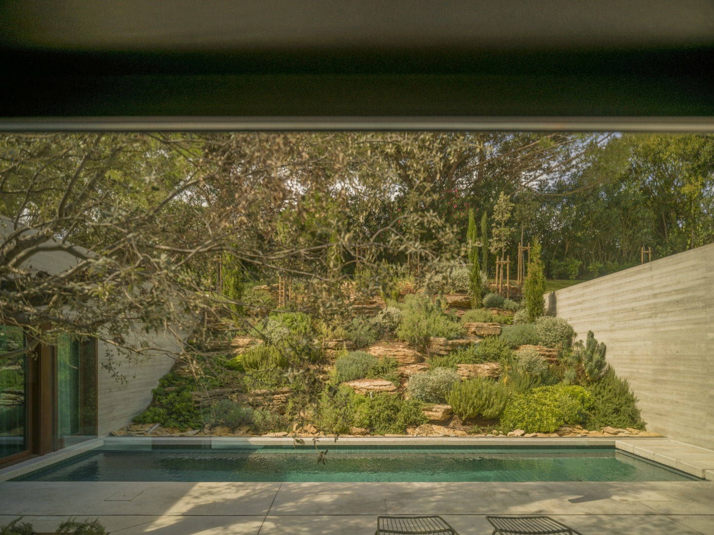Casa Oeiras por OODA. Fotografía por Fernando Guerra | FG+SG.