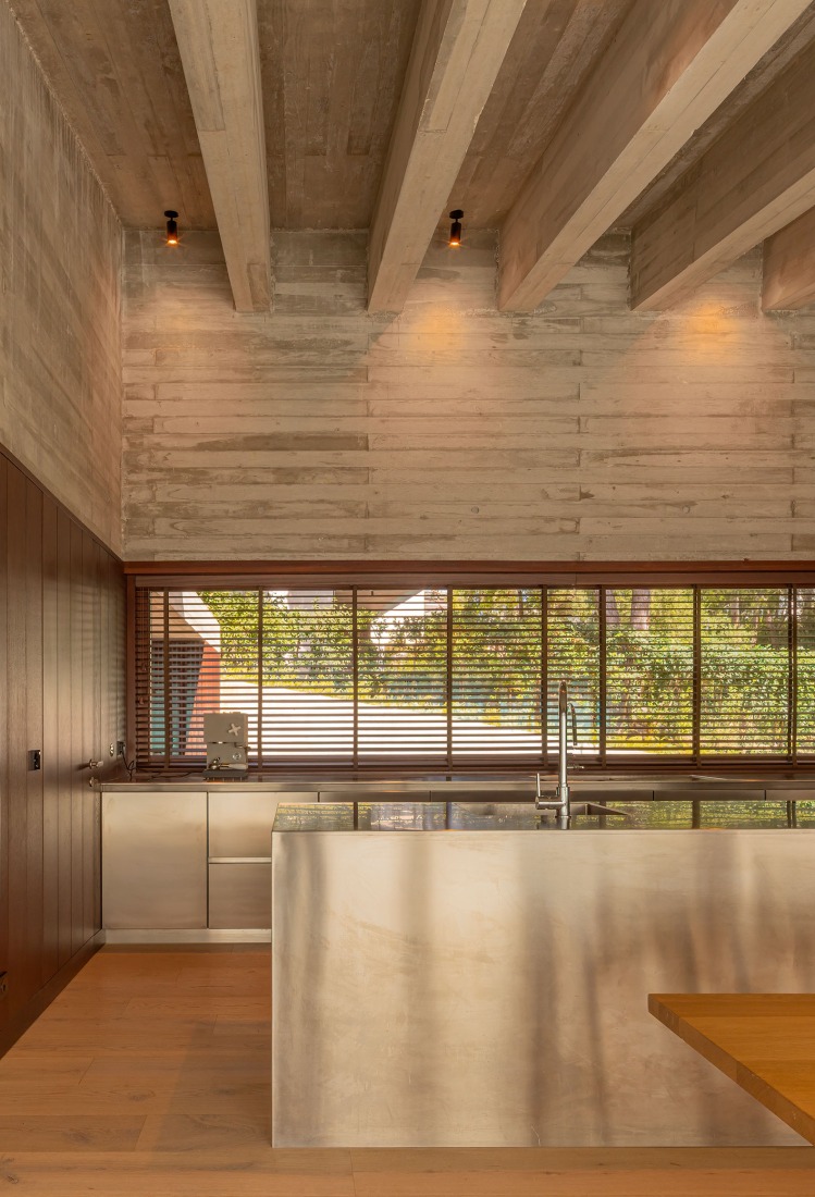 Casa Oeiras por OODA. Fotografía por Fernando Guerra | FG+SG.