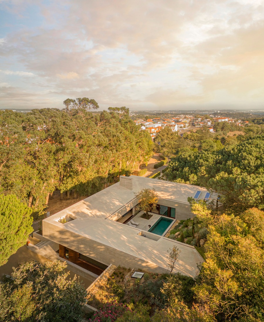 Casa Oeiras por OODA. Fotografía por Fernando Guerra | FG+SG.
