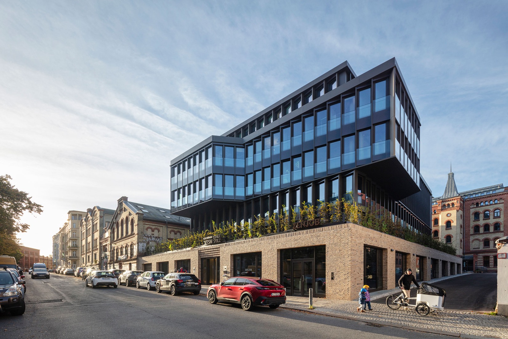 Edificio de oficinas SAB por Tchoban Voss Architekten. Fotografía por HG Esch.