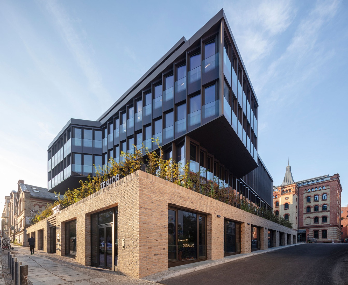 Edificio de oficinas SAB por Tchoban Voss Architekten. Fotografía por HG Esch.