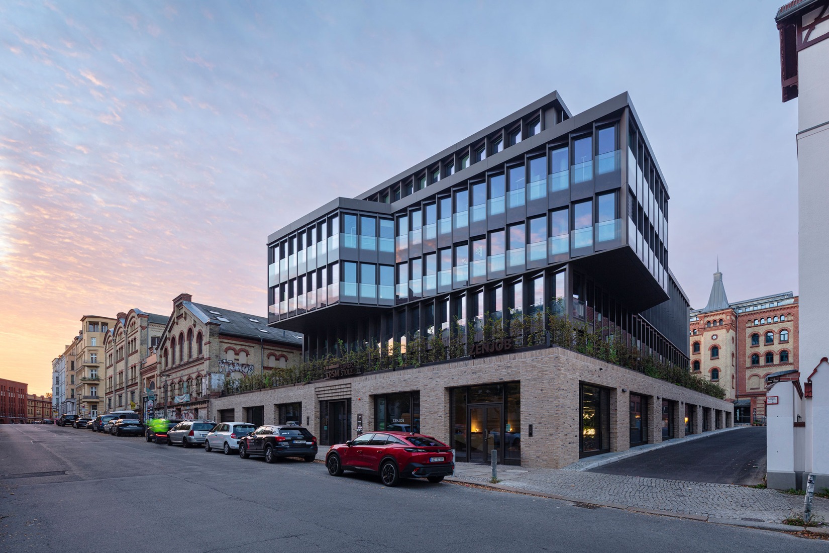Edificio de oficinas SAB por Tchoban Voss Architekten. Fotografía por HG Esch.