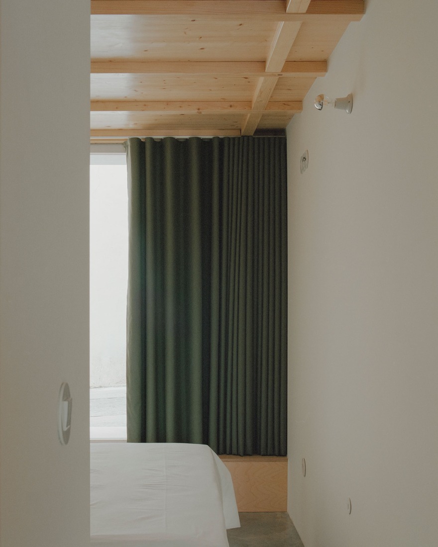 Gago Green House by Bruno Dias Arquitectura. Photograph by Hugo Santos Silva. 