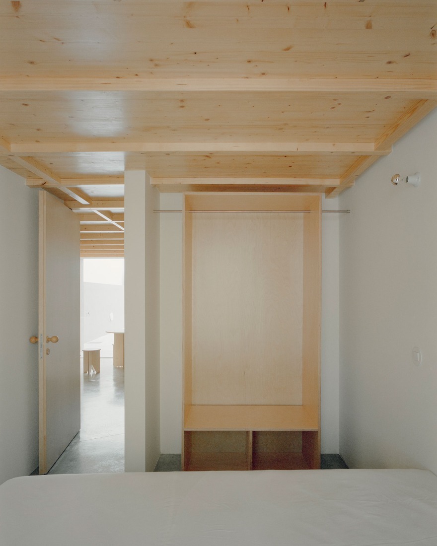 Gago Green House by Bruno Dias Arquitectura. Photograph by Hugo Santos Silva. 