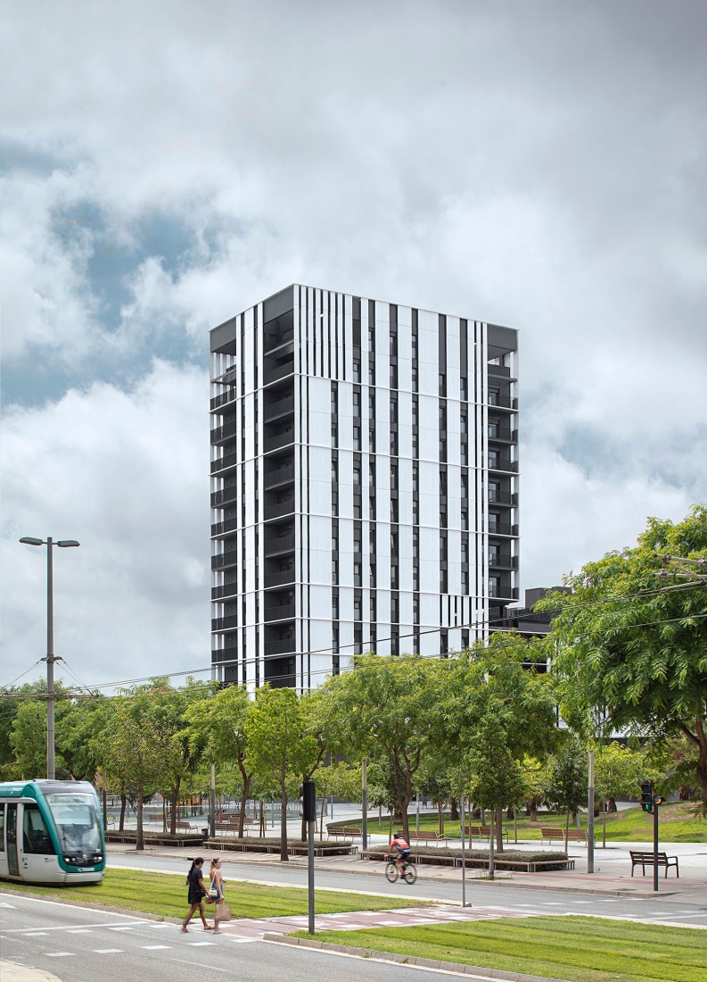 Torre residencial Bagaria por Bxd arquitectura. Fotografía por Aleix Bagué.