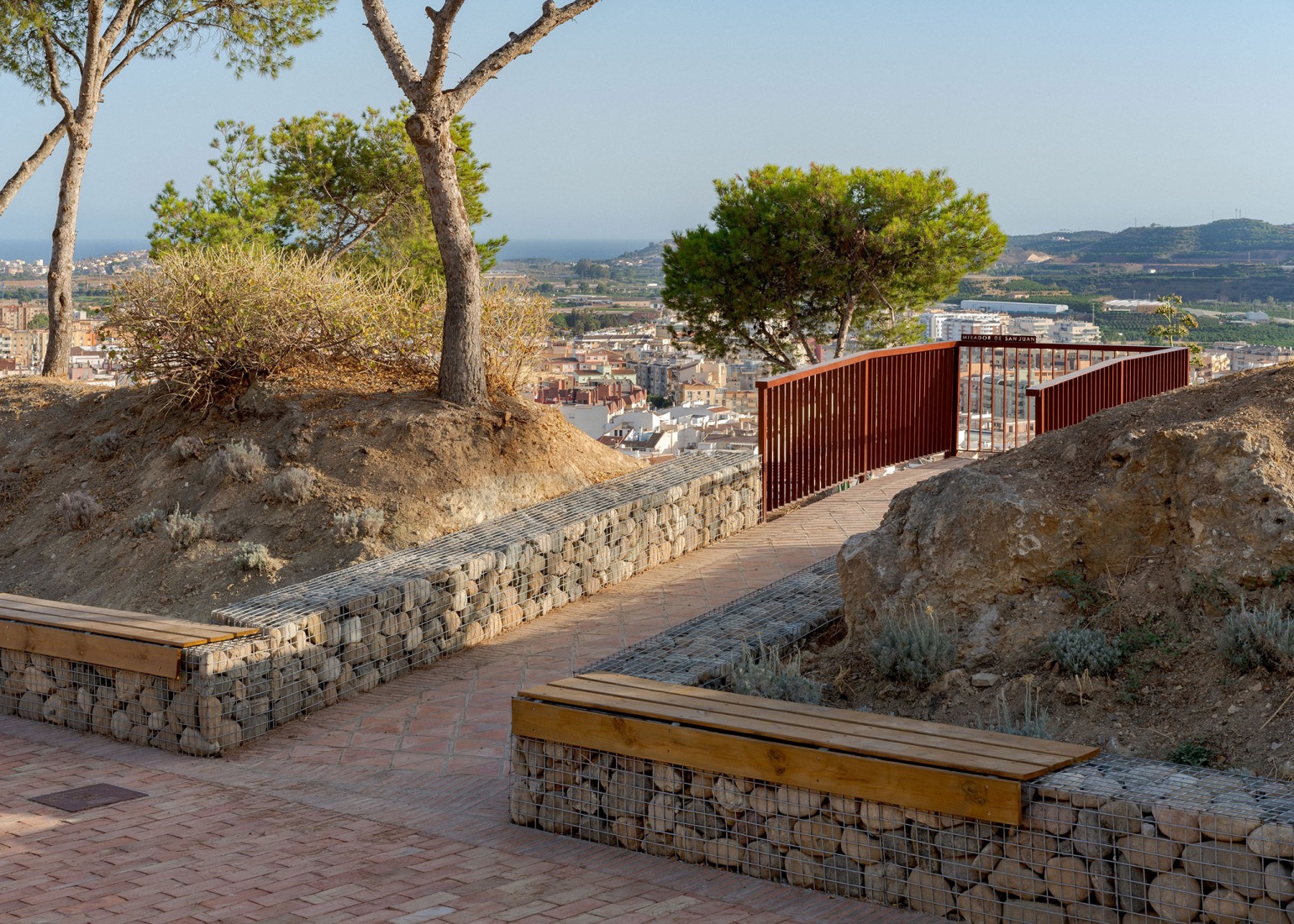Jardín mirador por Terral Arquitectos. Fotografía por Fernando Gómez Mateos.
