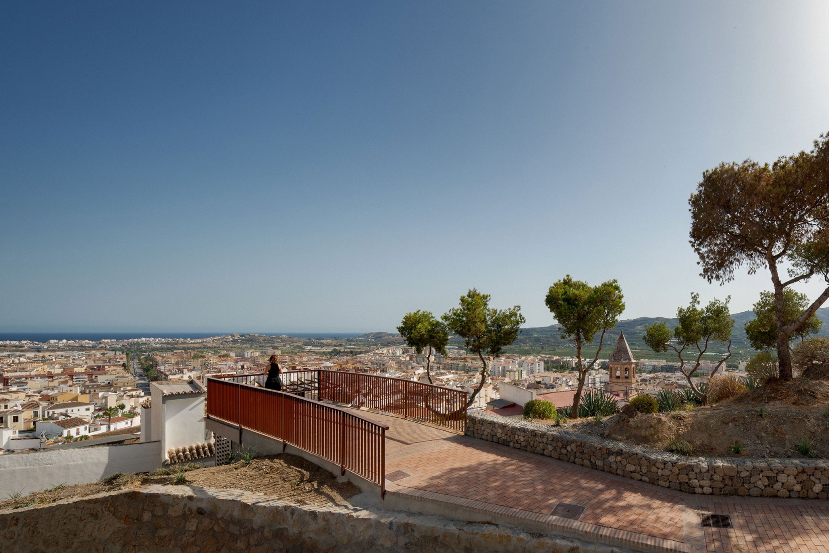 Jardín mirador por Terral Arquitectos. Fotografía por Fernando Gómez Mateos.