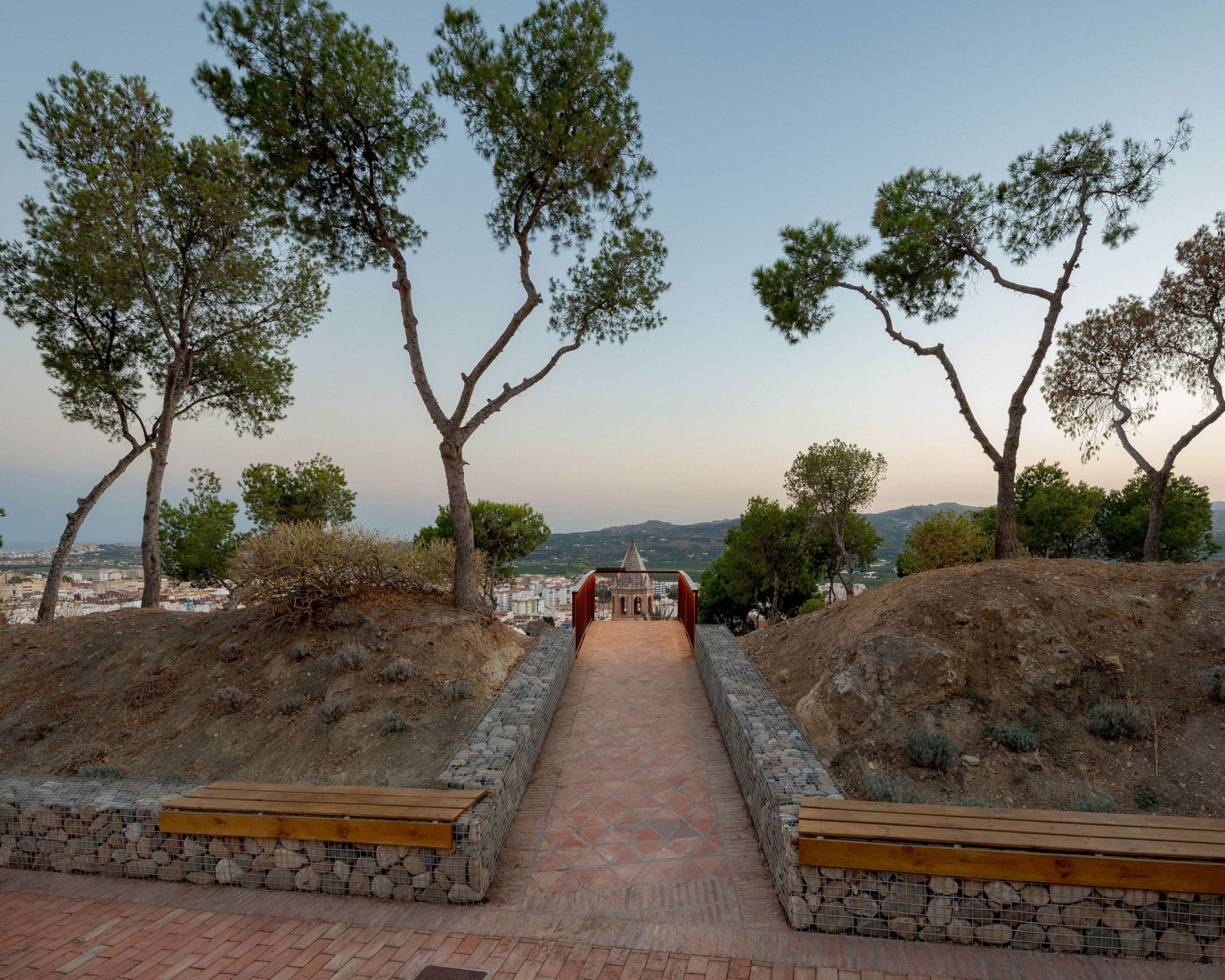Jardín mirador por Terral Arquitectos. Fotografía por Fernando Gómez Mateos.