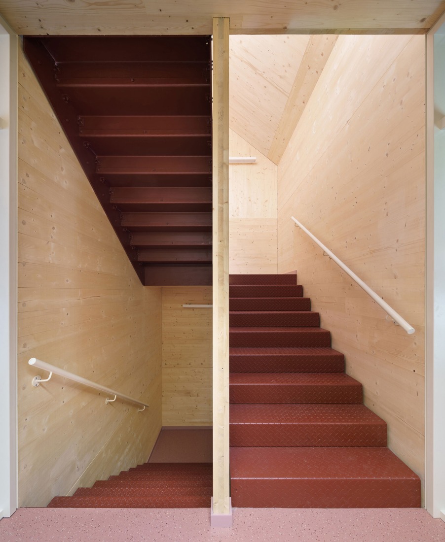 Estación de Bomberos Jirčany por SOA architekti. Fotografía por Alex Shoots Buildings.