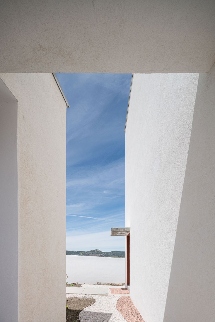 Accordion House by FORarquitectura. Photograph by Juanca Lagares.