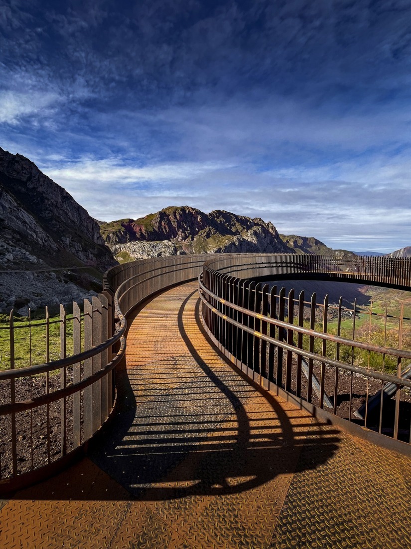 Farrapona Geological Viewpoint by Puerto & Sánchez Arquitectos. Photograph by Jose Ramón Puerto Álvarez.