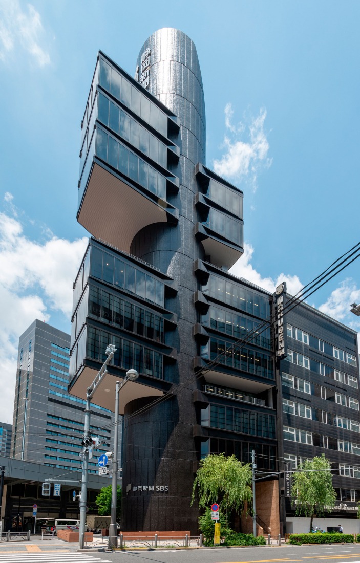 Kenzo Tange's Shizuoka Press and Broadcasting Center, renovated by TAISEI. Southeast side. Photograph by Naoki Kumagai Photo Office, Inc.