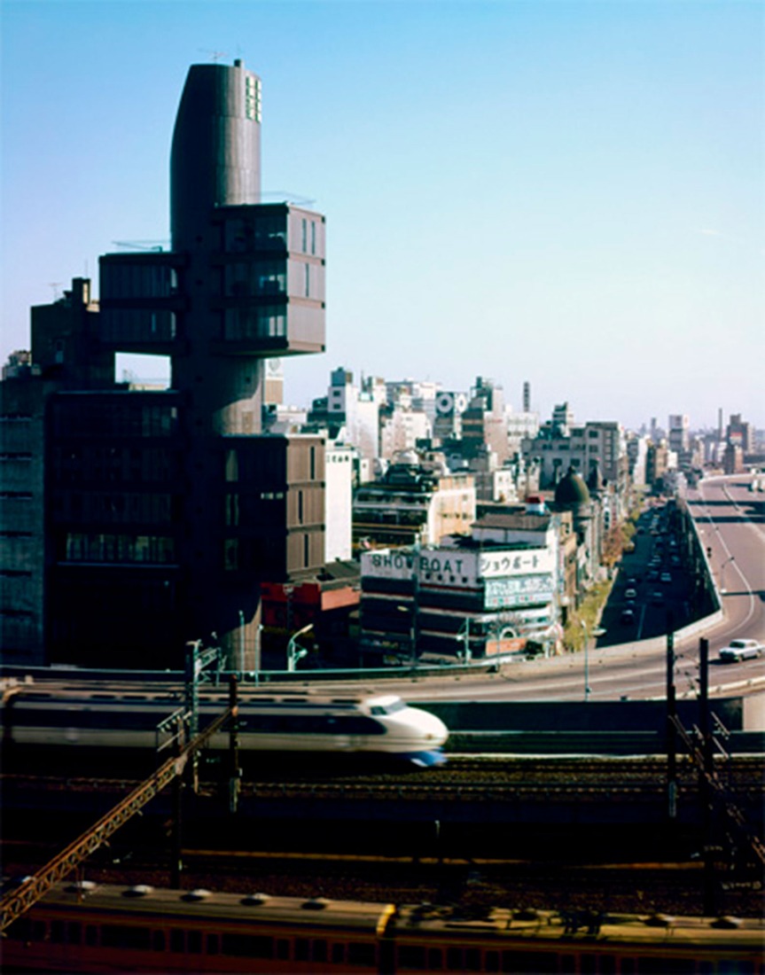 Kenzo Tange's Shizuoka Press and Broadcasting Center, renovated by TAISEI. The year 1967 (at the time of construction). Photograph by Taisei Corporation.