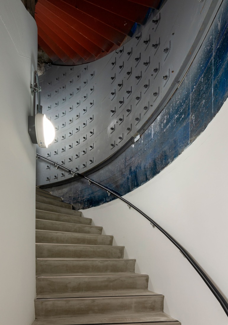 Kenzo Tange's Shizuoka Press and Broadcasting Center, renovated by TAISEI. B1F Earthquake reinforcement. Photograph by Naoki Kumagai Photo Office, Inc.