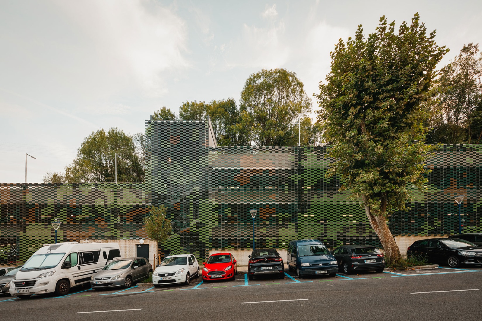 Parking building in Errenteria by VAUMM. Photograph by Aitor Estévez.