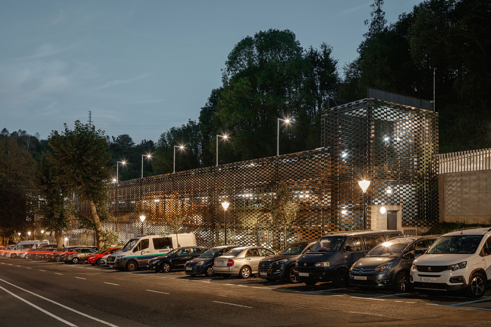 Parking building in Errenteria by VAUMM. Photograph by Aitor Estévez.