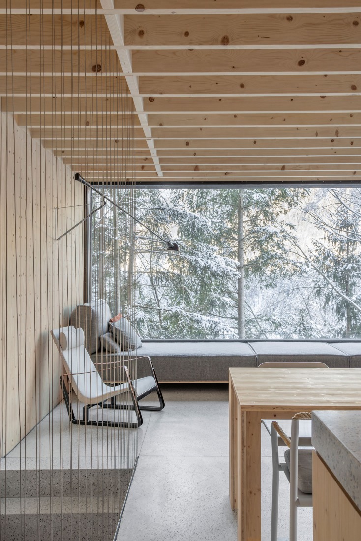 «Casas alpinas gemelas» por Dekleva Gregoric Architects. Fotografía por Ana Skobe.