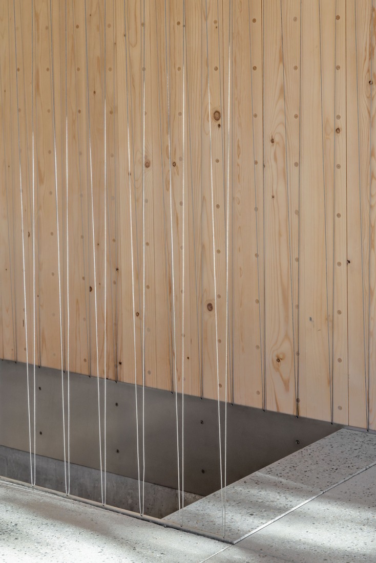 «Casas alpinas gemelas» por Dekleva Gregoric Architects. Fotografía por Ana Skobe.