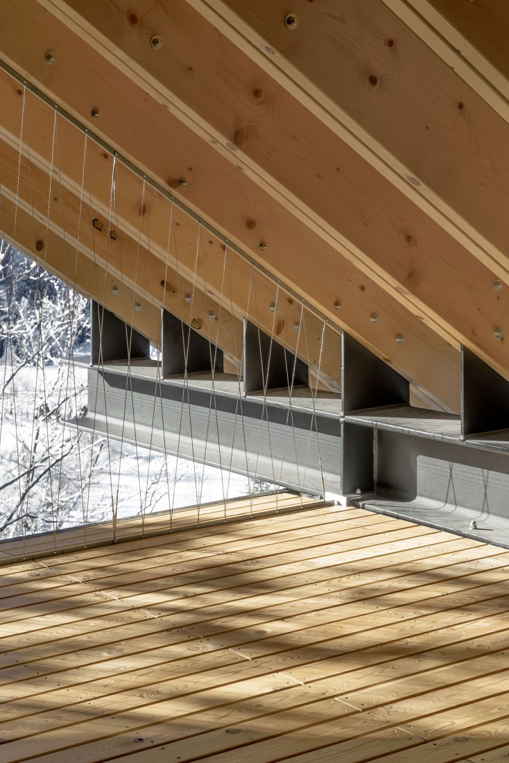 «Casas alpinas gemelas» por Dekleva Gregoric Architects. Fotografía por Ana Skobe.