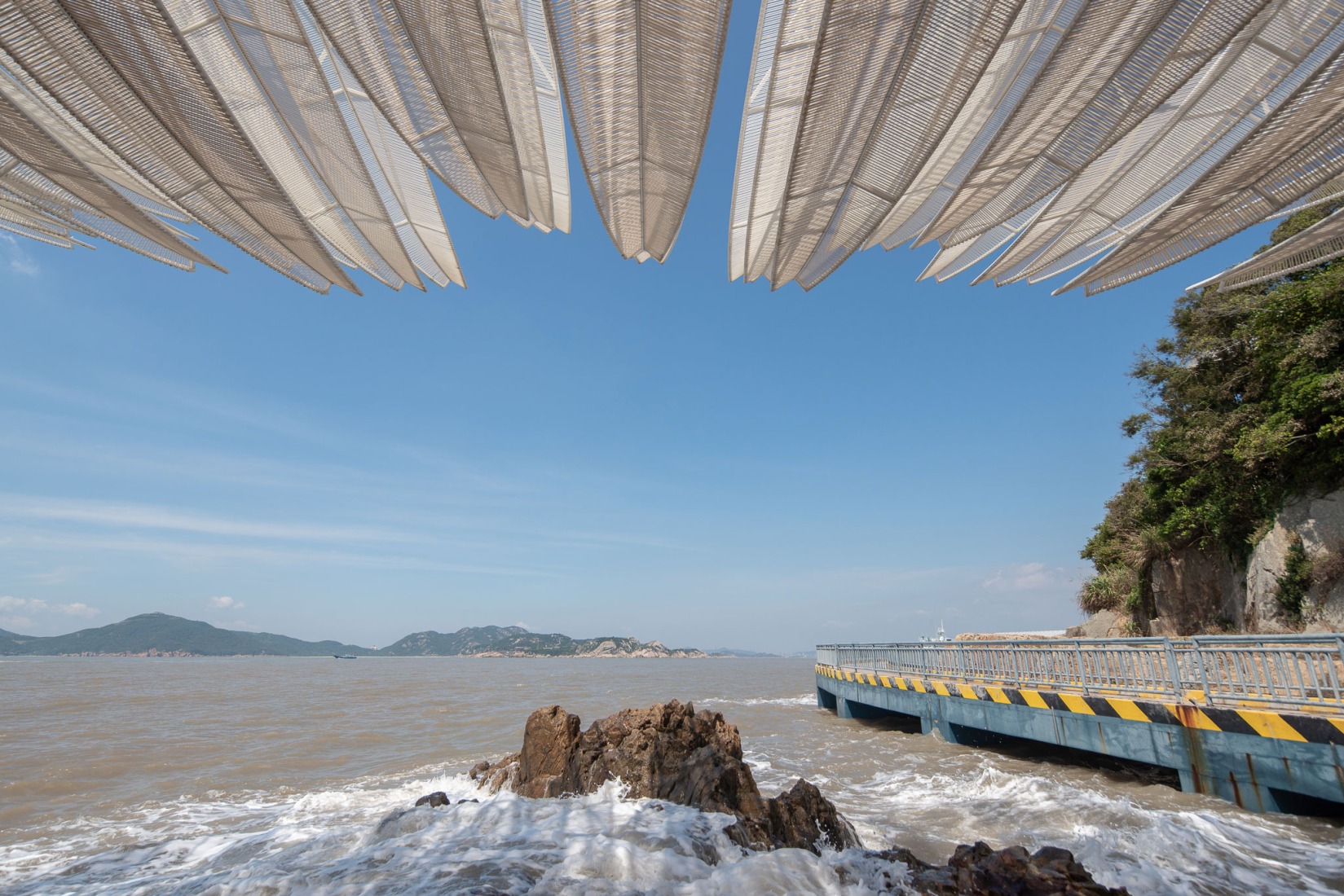 El pabellón junto al mar por GN Architects. Fotografía por Liang Wenjun.