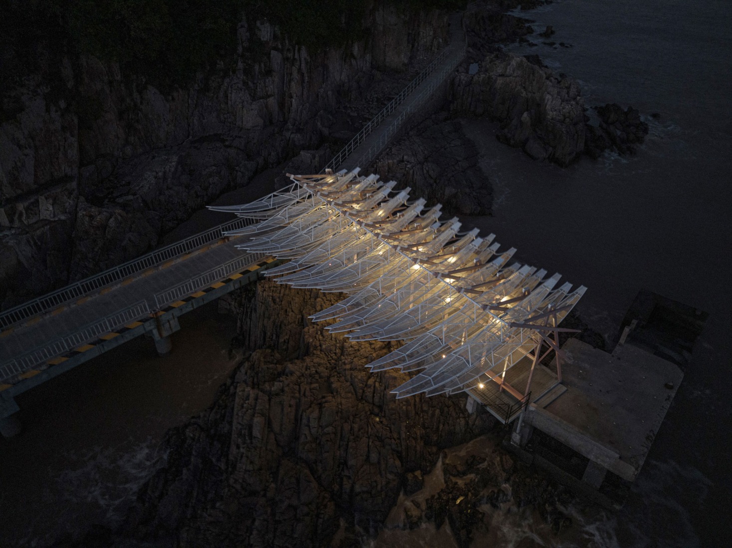 El pabellón junto al mar por GN Architects. Fotografía por Liang Wenjun.