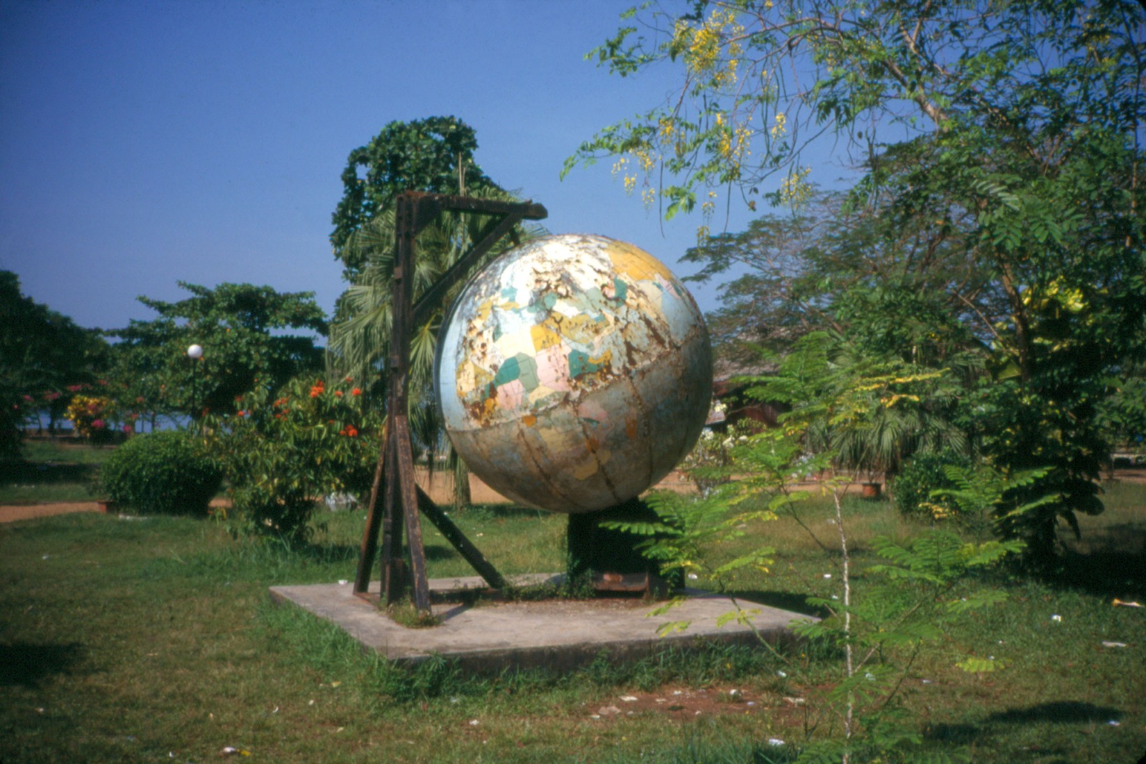 Gabriel Orozco. El jardín del mundo, 1998. Cortesía del artista y Marian Goodman Gallery, Nueva York/París/Los Ángeles.