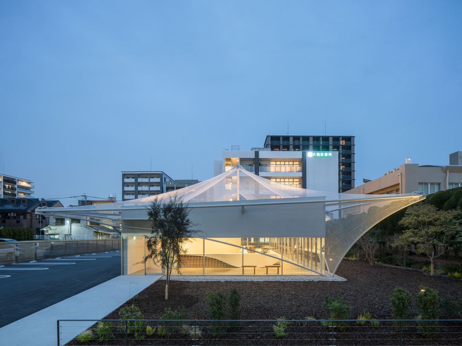 Cs Somme Café by Kengo Kuma. Photograph by Katsumasa Tanaka.