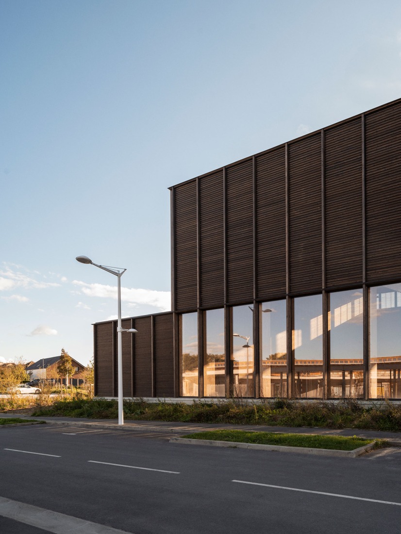 Gimnasio Marie Marvingt por Ateliers O-S Architectes. Fotografía por Cyrille Weiner.