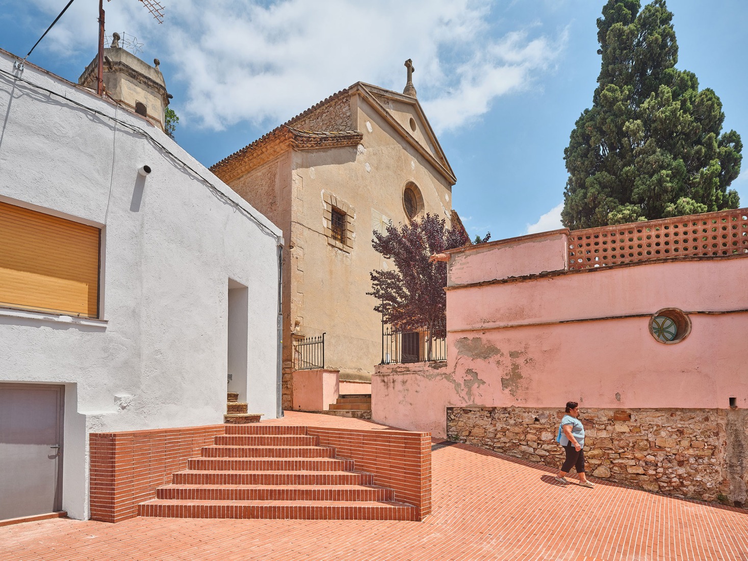 Riells square by Comas-Pont arquitectes. Photography by Adrià Goula.