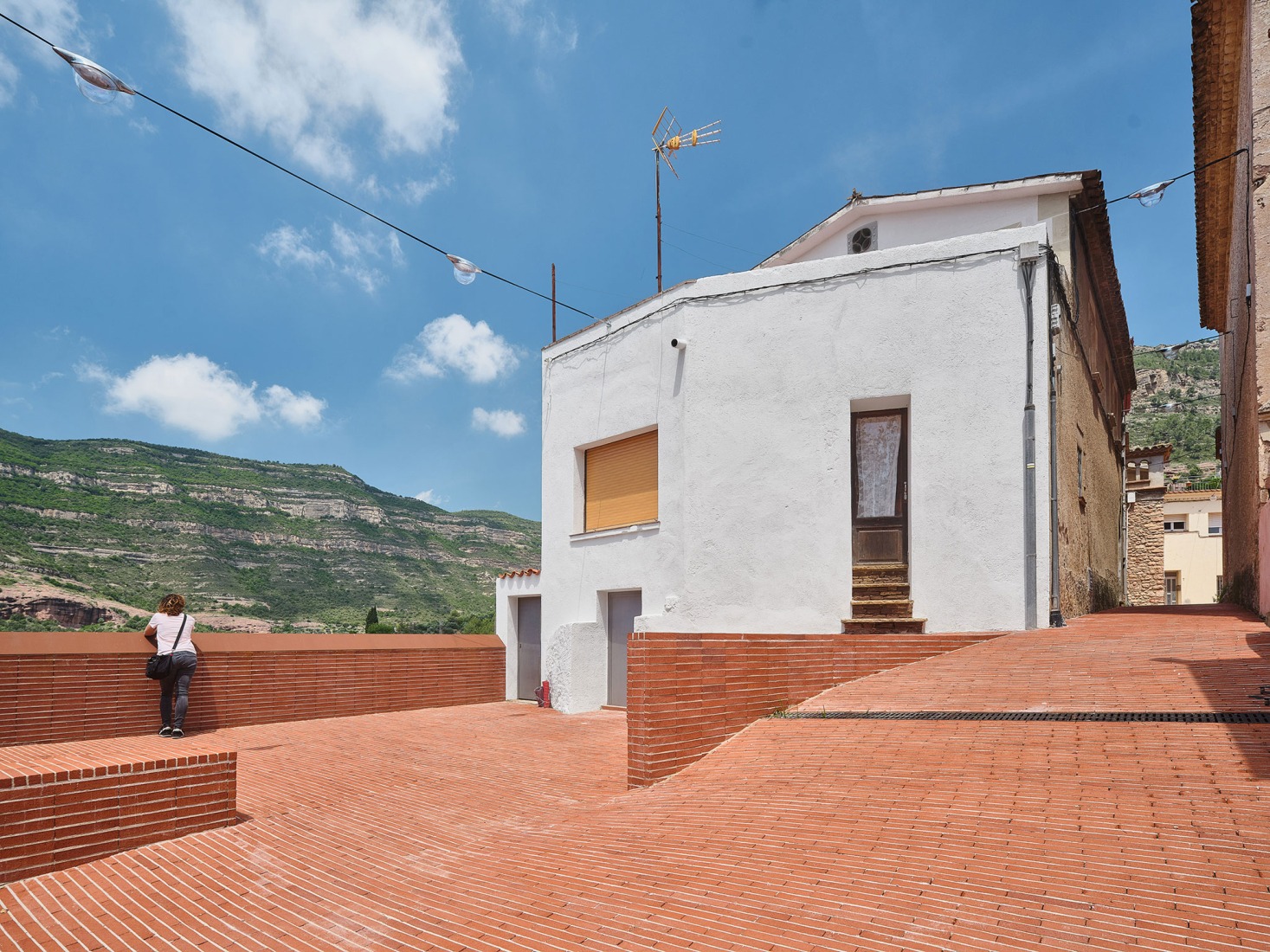 Riells square by Comas-Pont arquitectes. Photography by Adrià Goula.