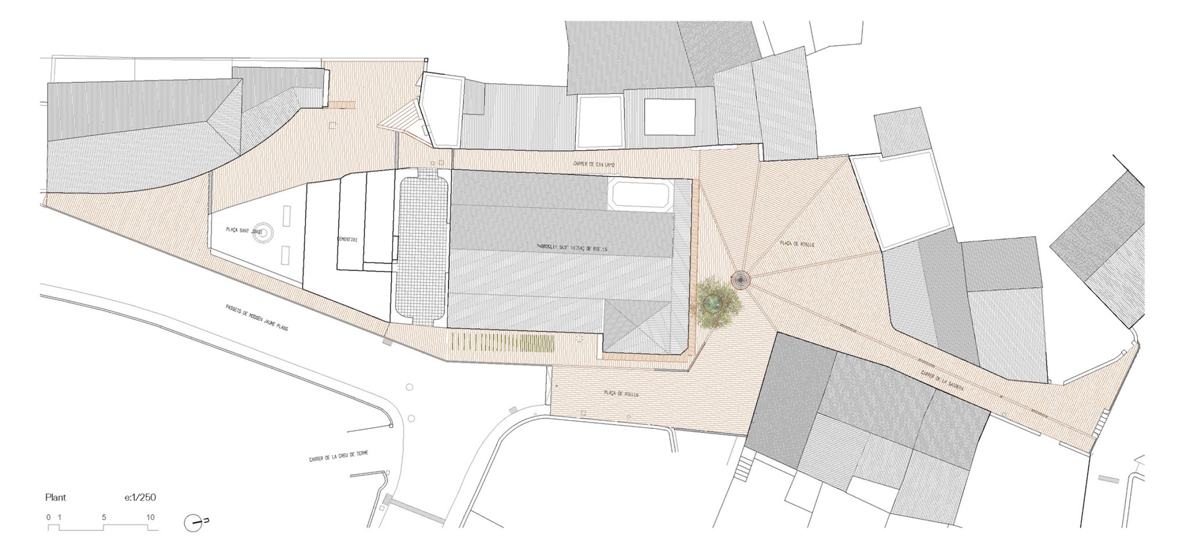 Square floor plan. Riells square by Comas-Pont arquitectes. 