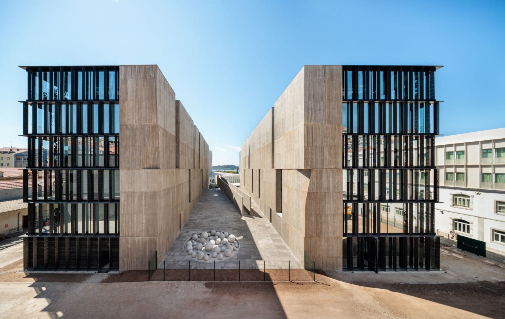 "Energía de Portugal" Headquarters by ELEMENTAL. Photography by Francisco Nogueira.