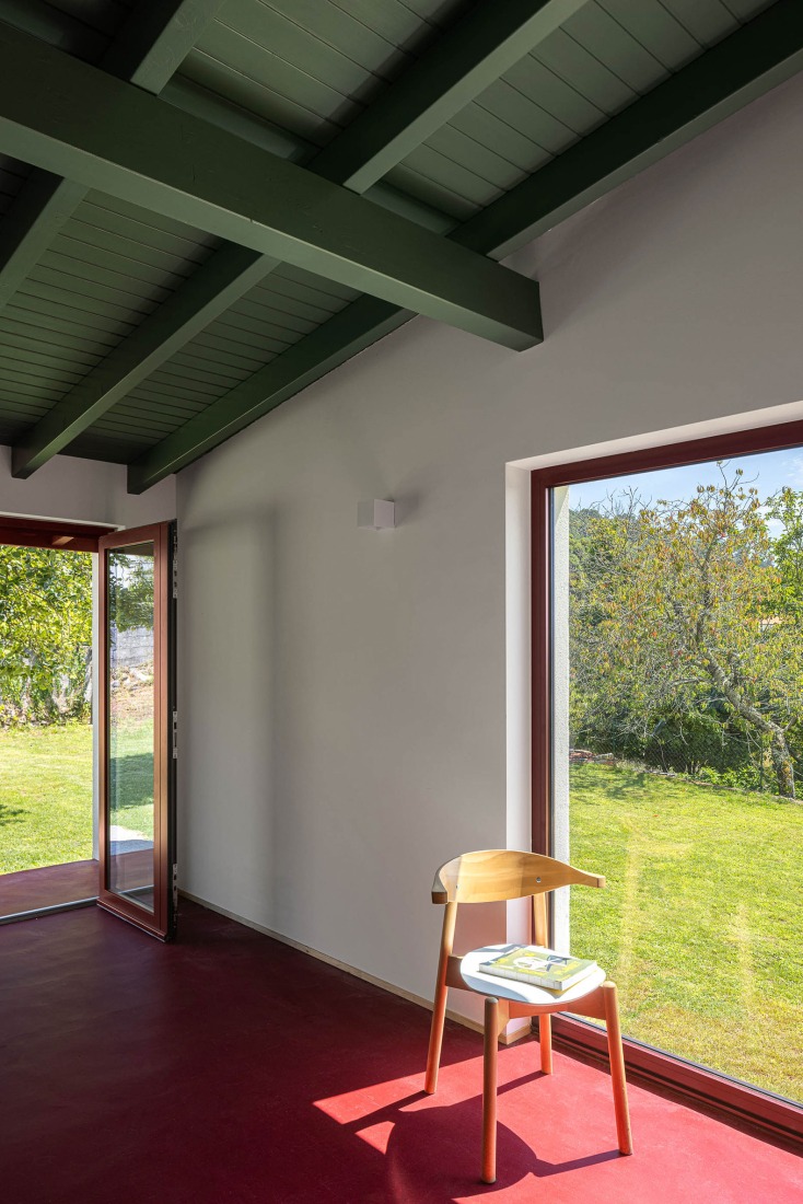 Casa do Castanheiro por Luppa Arquitectos. Fotografía por Ivo Tavares Studio.