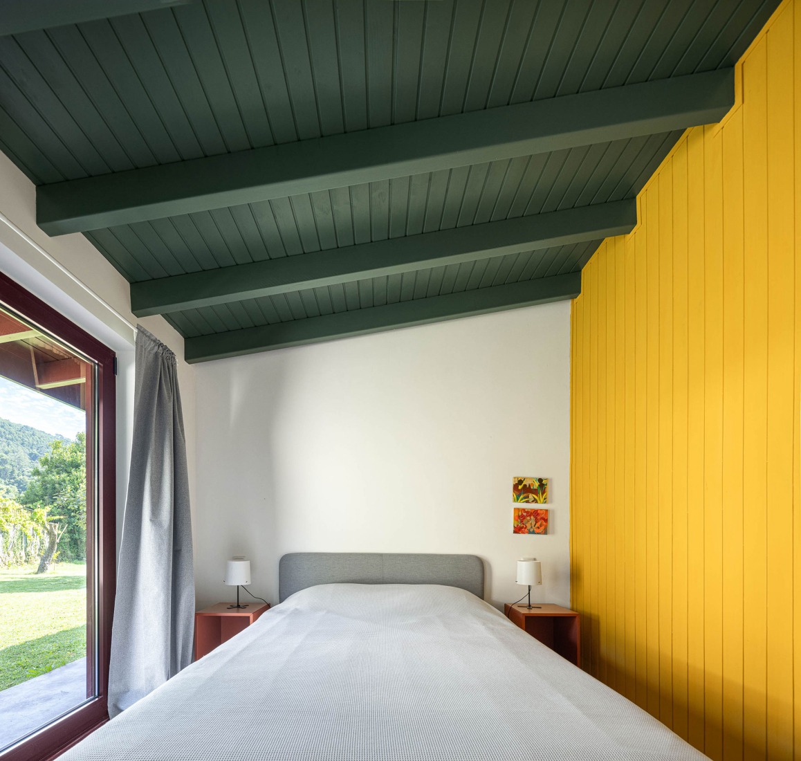 Casa do Castanheiro por Luppa Arquitectos. Fotografía por Ivo Tavares Studio.